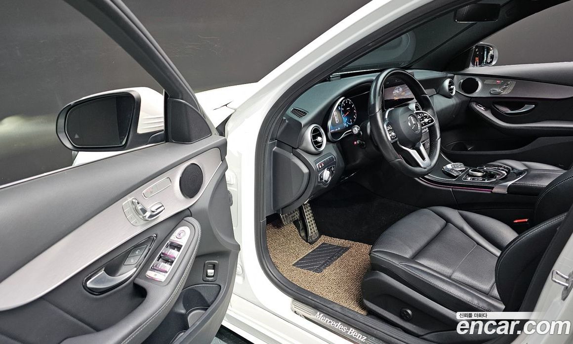 Mercedes Benz C-Class C200 AMG Line