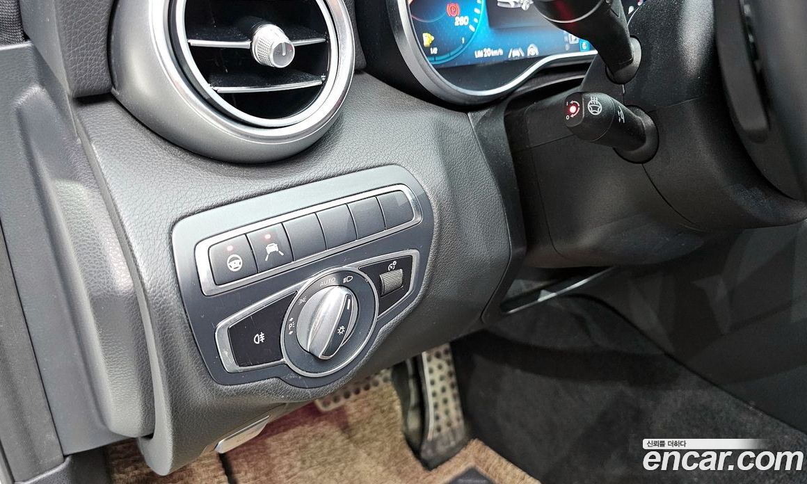 Mercedes Benz C-Class C200 AMG Line