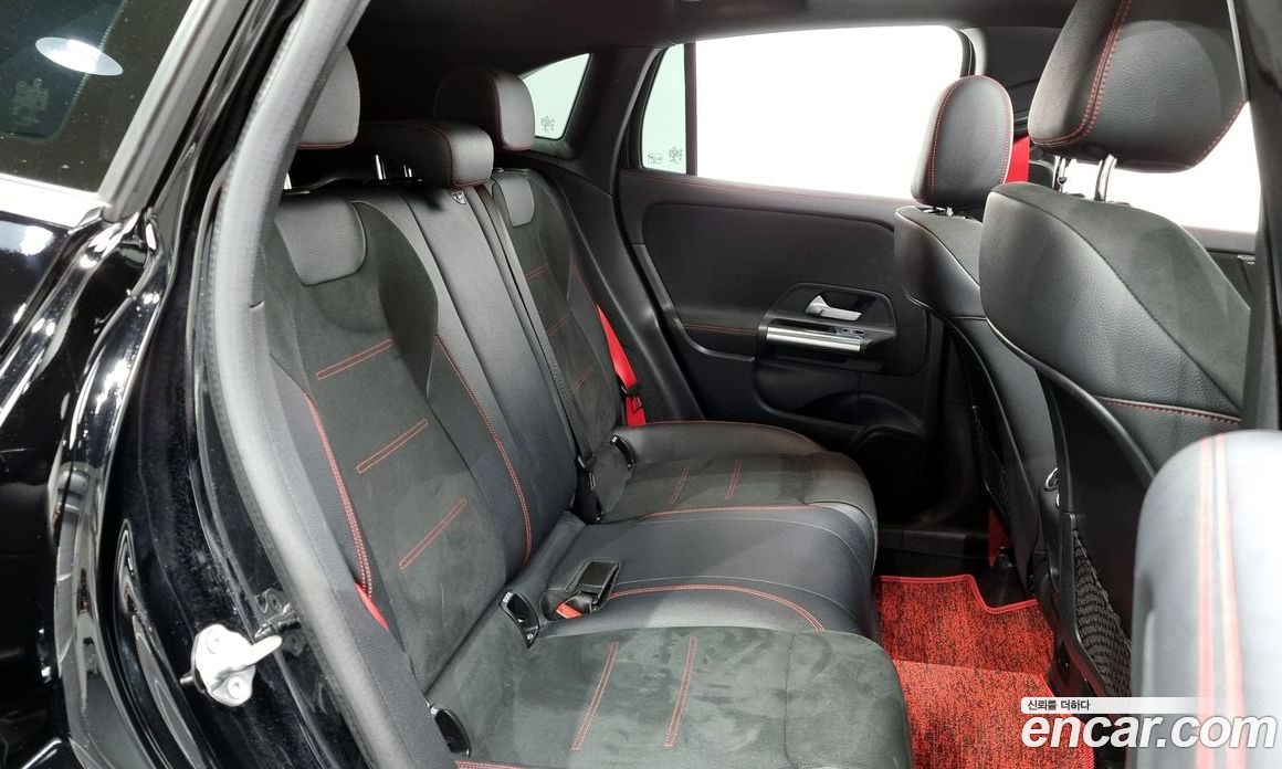 Mercedes Benz GLA-Class GLA45 AMG 4MATIC+