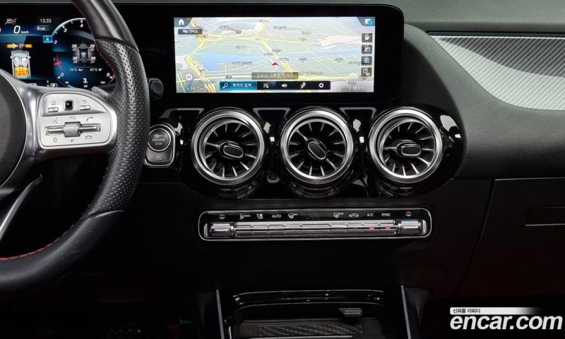 Mercedes Benz GLA-Class GLA45 AMG 4MATIC+