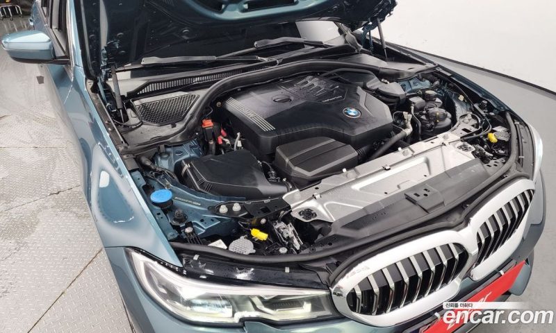 BMW 3-Series i320 Luxury