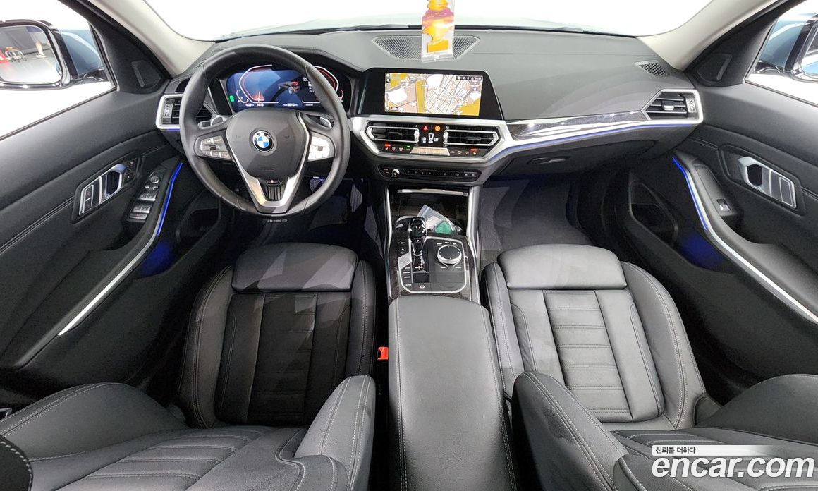 BMW 3-Series i320 Luxury