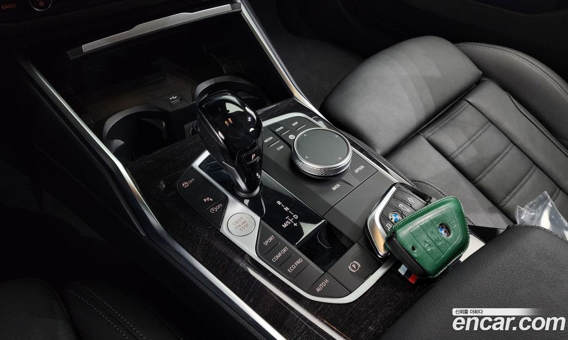 BMW 3-Series i320 Luxury
