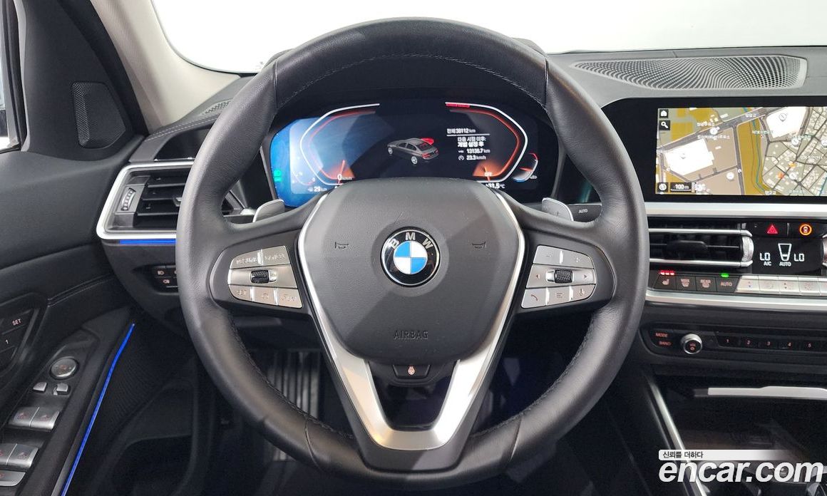 BMW 3-Series i320 Luxury
