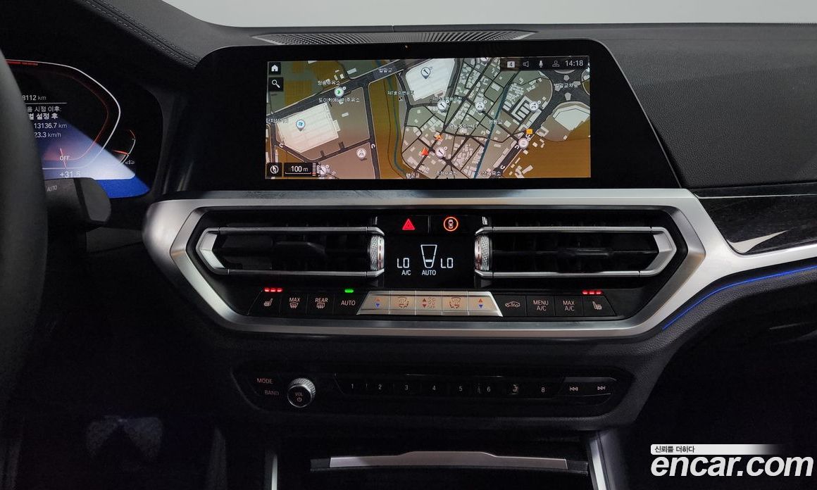 BMW 3-Series i320 Luxury