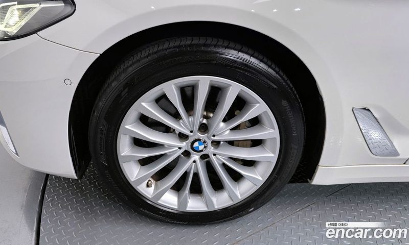 BMW 5-Series i530 Luxury