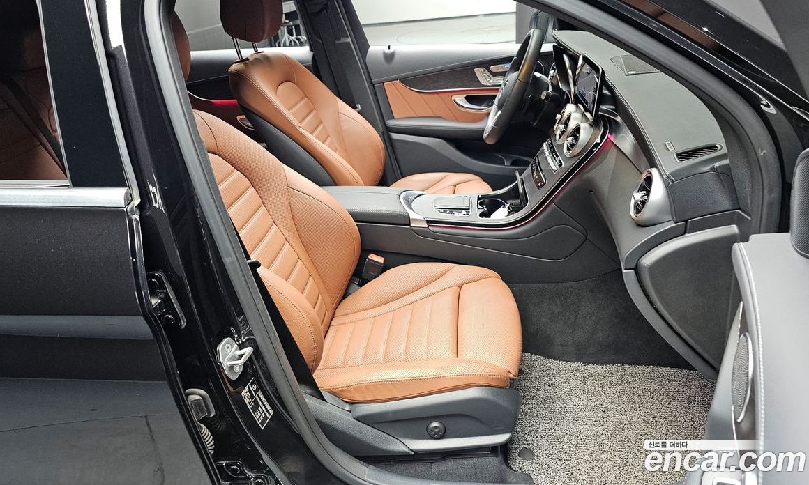 Mercedes Benz GLC-Class GLC300 4MATIC Premium Coupe