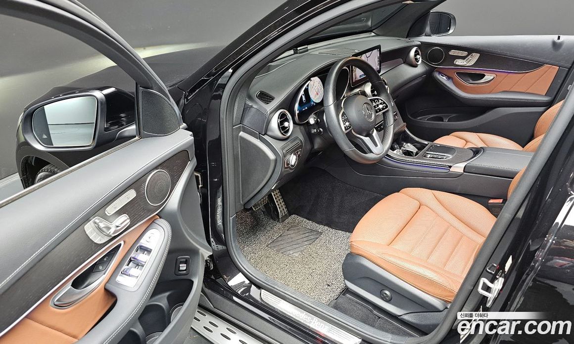 Mercedes Benz GLC-Class GLC300 4MATIC Premium Coupe