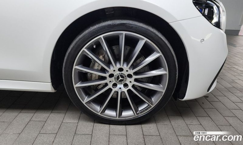 Mercedes Benz E-Class E350 4MATIC AMG Line