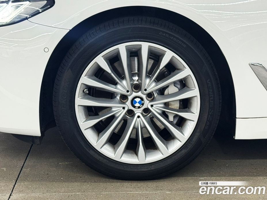 BMW 5-Series i530 Luxury