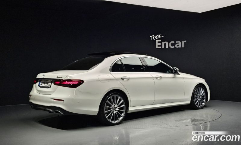 Mercedes Benz E-Class E350 4MATIC AMG Line