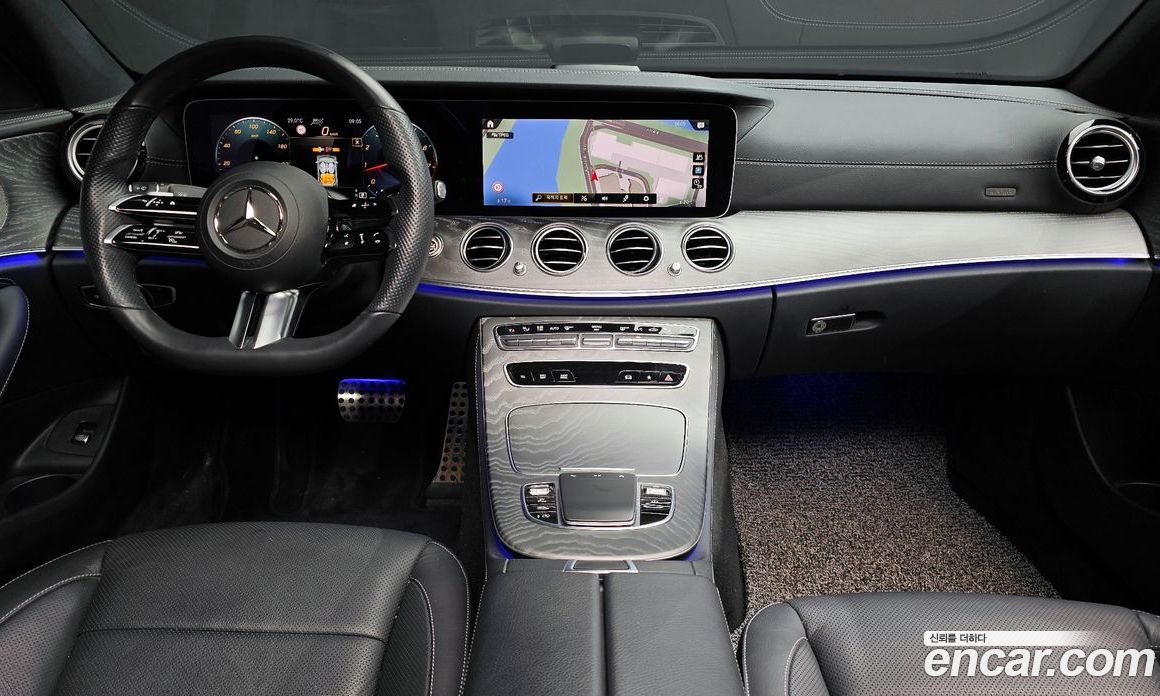 Mercedes Benz E-Class E350 4MATIC AMG Line
