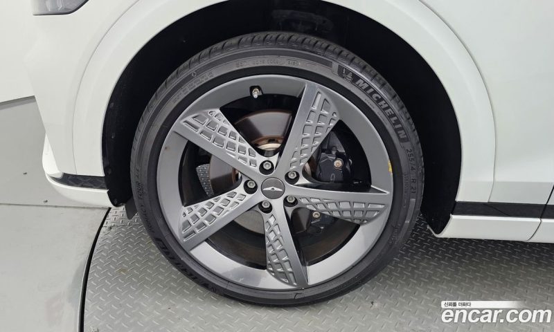 Genesis GV70 2.5T Gasoline AWD
