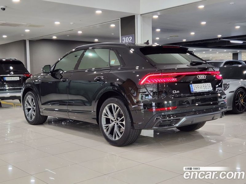 Audi Q8 55 TFSI Quattro Premium