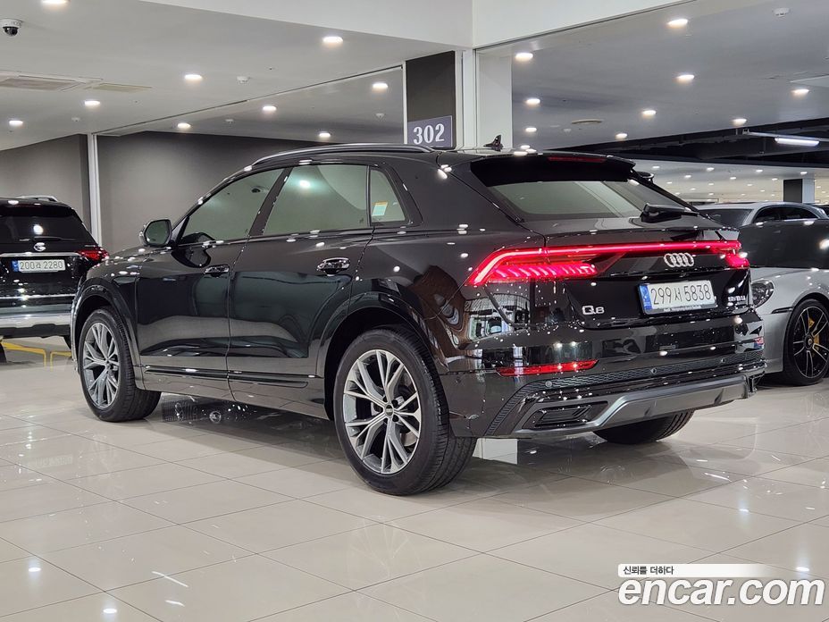 Audi Q8 55 TFSI Quattro Premium