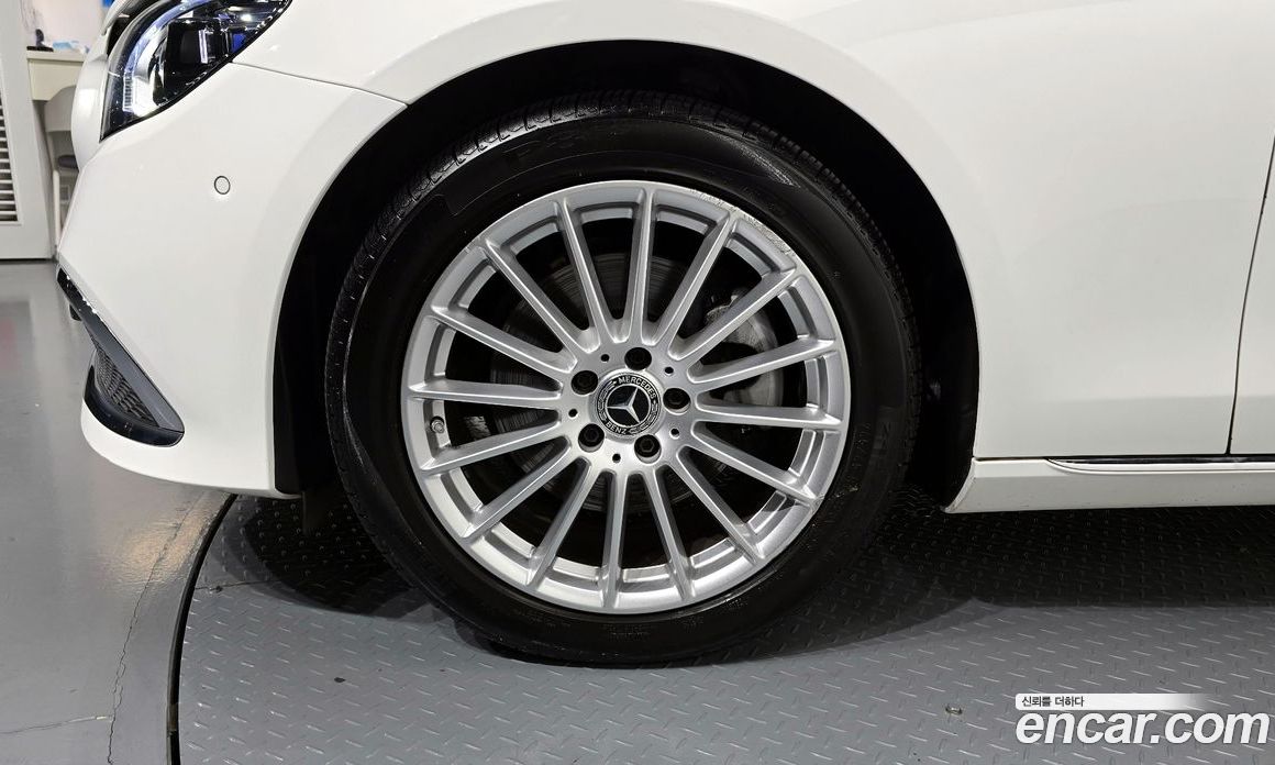 Mercedes Benz E-Class E250 Exclusive