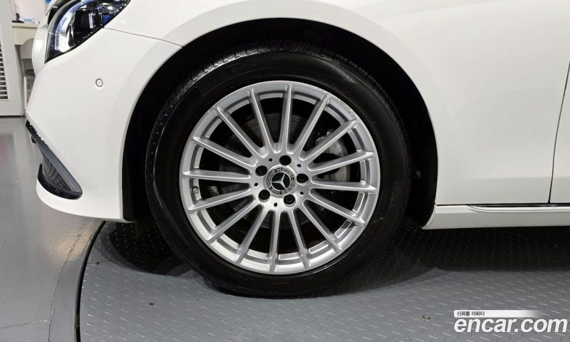 Mercedes Benz E-Class E250 Exclusive