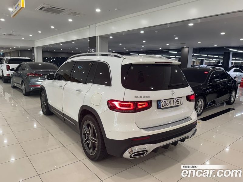 Mercedes Benz GLB-Class GLB250 4MATIC