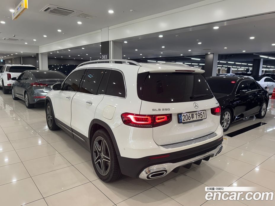 Mercedes Benz GLB-Class GLB250 4MATIC