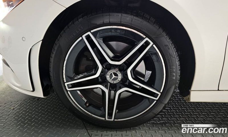 Mercedes Benz CLA-Class CLA250 4MATIC