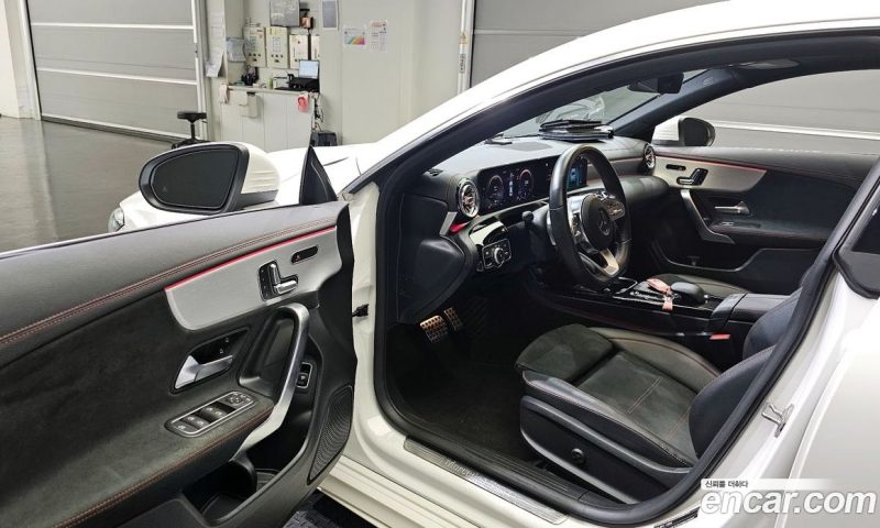 Mercedes Benz CLA-Class CLA250 4MATIC