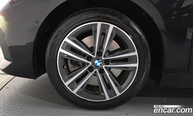 BMW 2-Series i220 Advantage