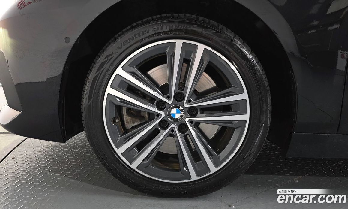 BMW 2-Series i220 Advantage