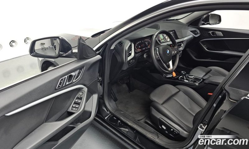 BMW 2-Series i220 Advantage