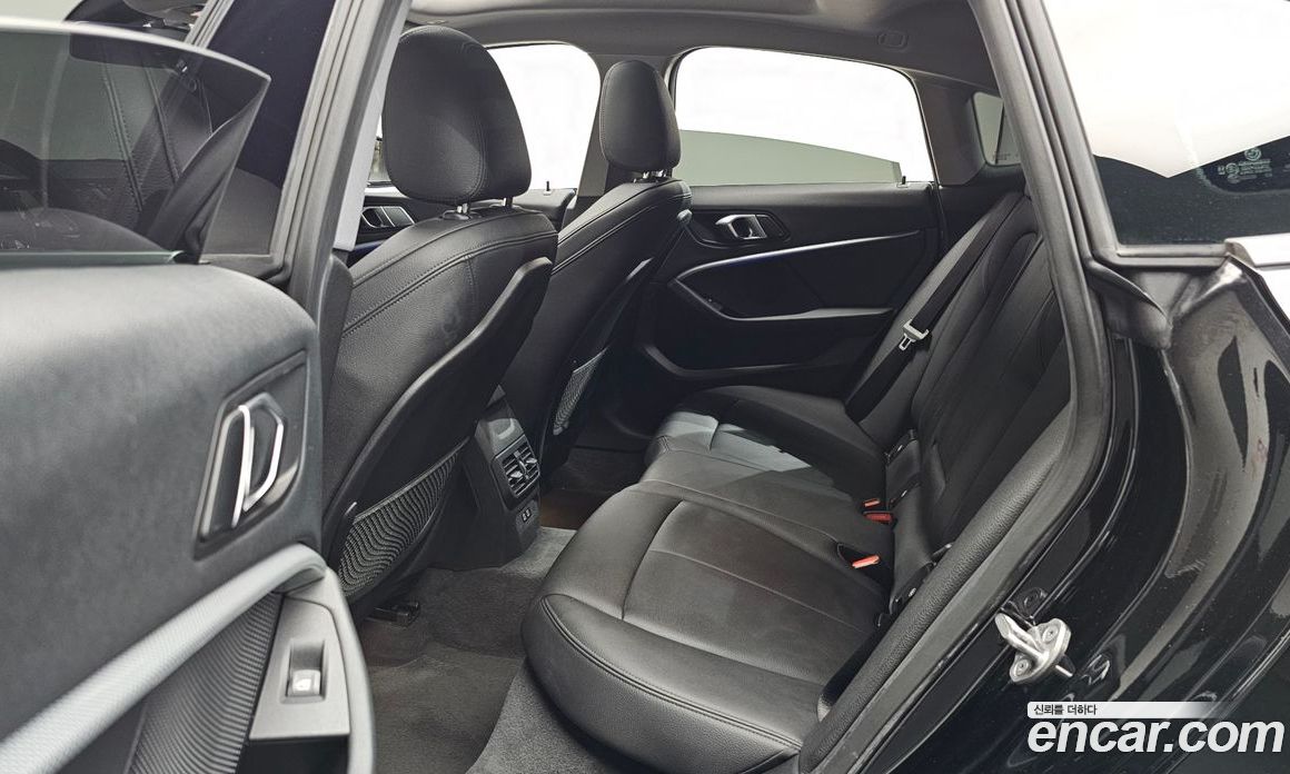 BMW 2-Series i220 Advantage
