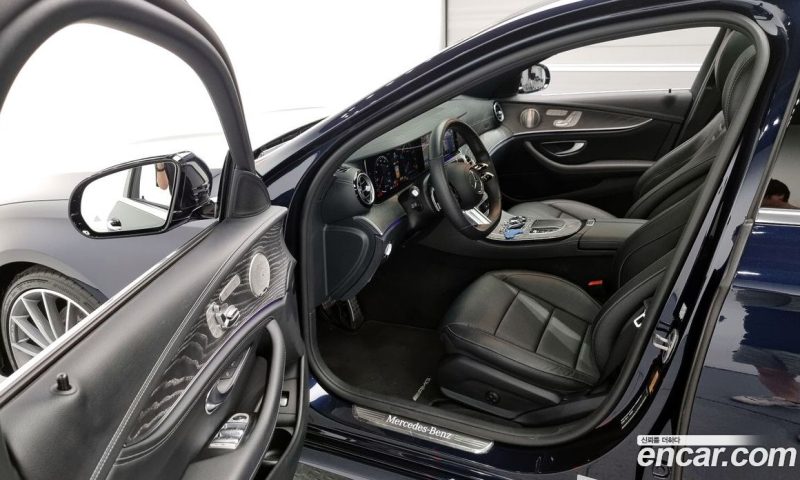 Mercedes Benz E-Class E350 4MATIC AMG Line