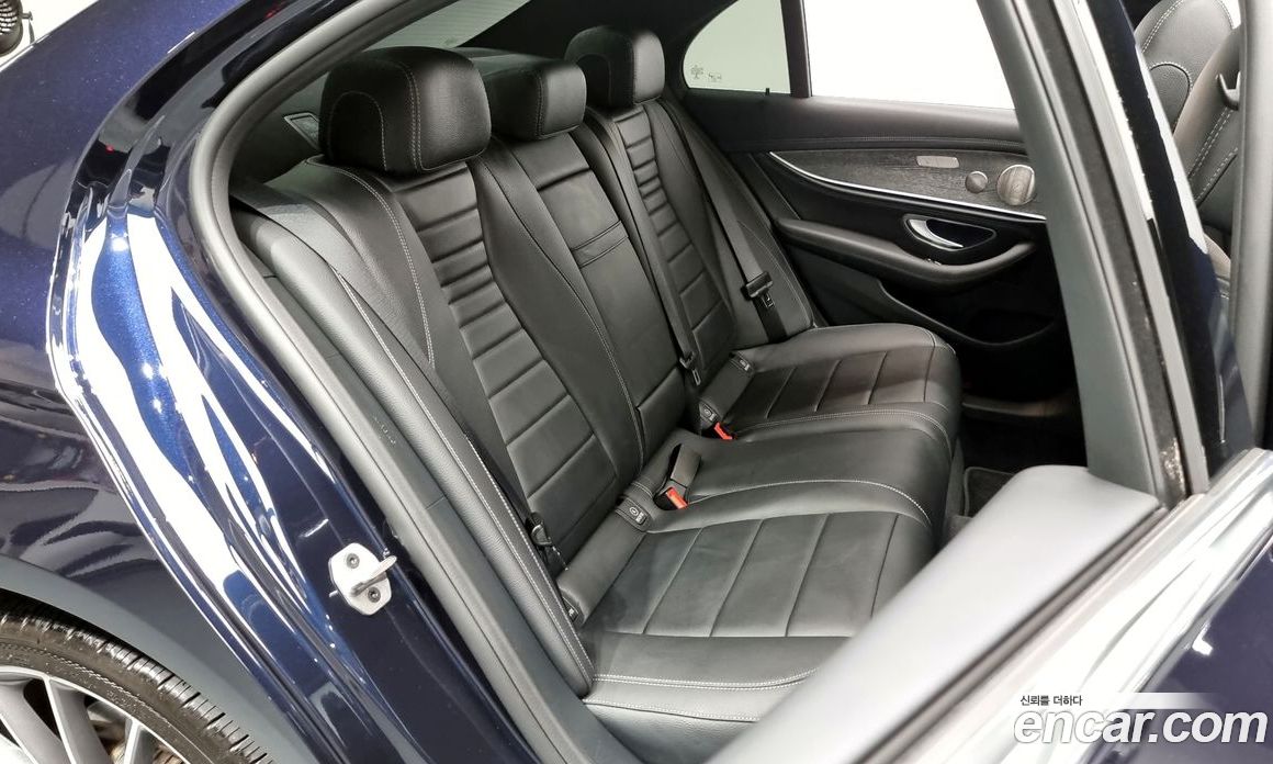 Mercedes Benz E-Class E350 4MATIC AMG Line