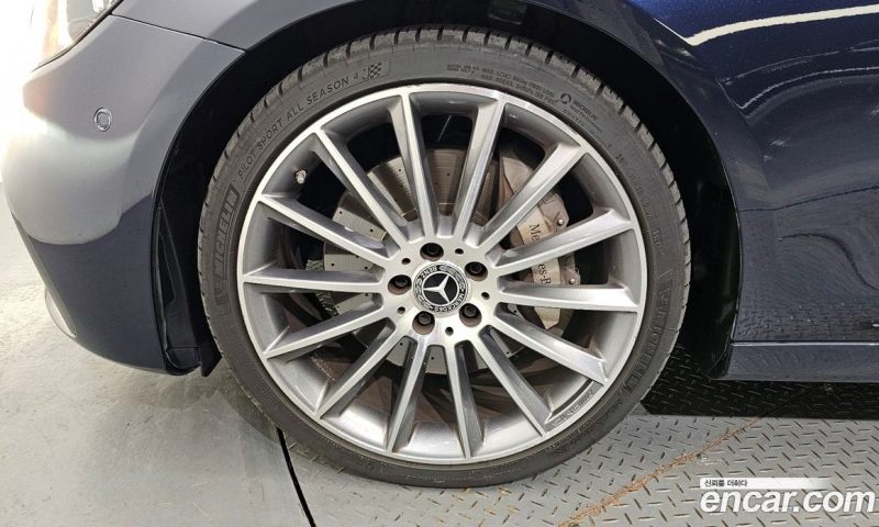 Mercedes Benz E-Class E350 4MATIC AMG Line