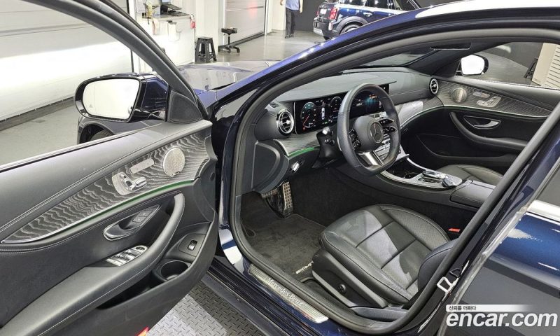 Mercedes Benz E-Class E350 4MATIC AMG Line