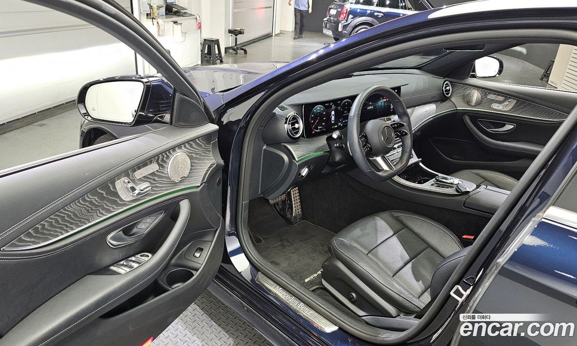Mercedes Benz E-Class E350 4MATIC AMG Line