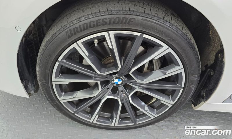 BMW 7-Series 740Li xDrive M Sport Package