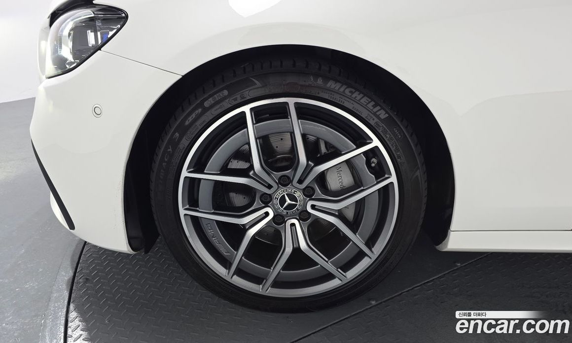Mercedes Benz E-Class E220d 4MATIC AMG Line