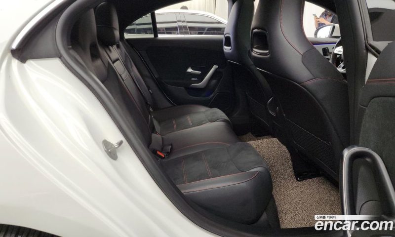Mercedes Benz CLA-Class CLA250 4MATIC