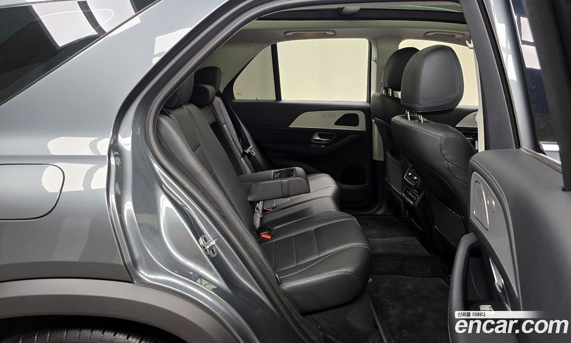 Mercedes Benz GLE-Class GLE300d 4MATIC