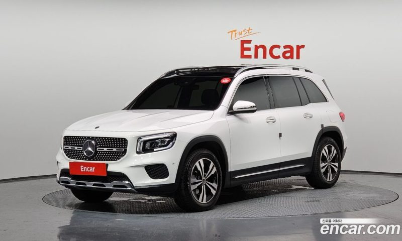 Mercedes Benz GLB-Class GLB220