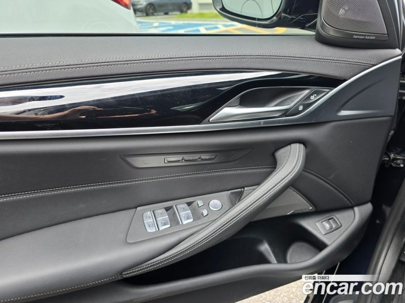 BMW 5-Series i530 xDrive M Sport Package