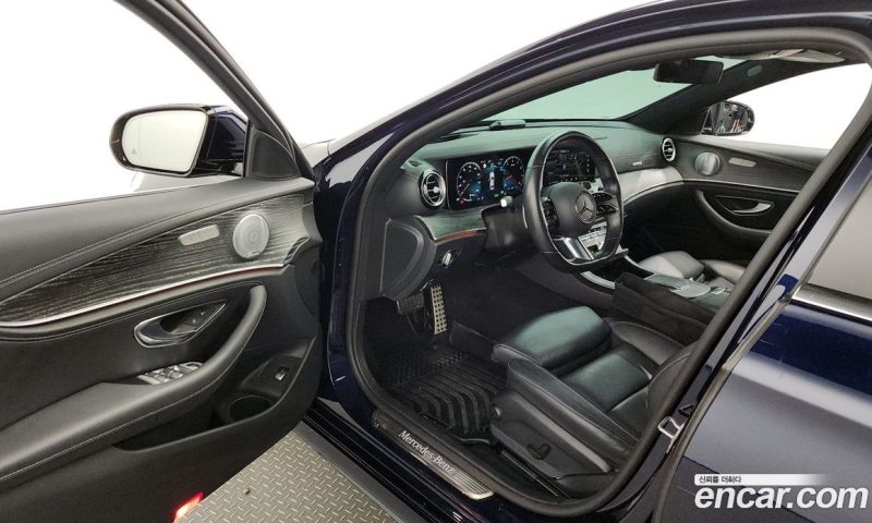 Mercedes Benz E-Class E350 4MATIC AMG Line Edition