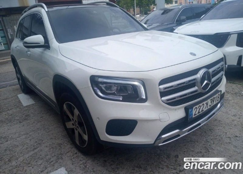 Mercedes Benz GLB-Class GLB220