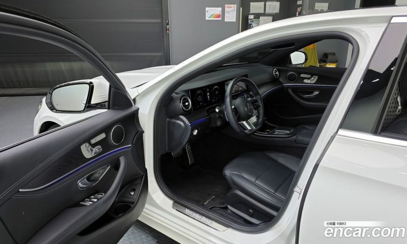 Mercedes Benz E-Class E220d 4MATIC AMG Line