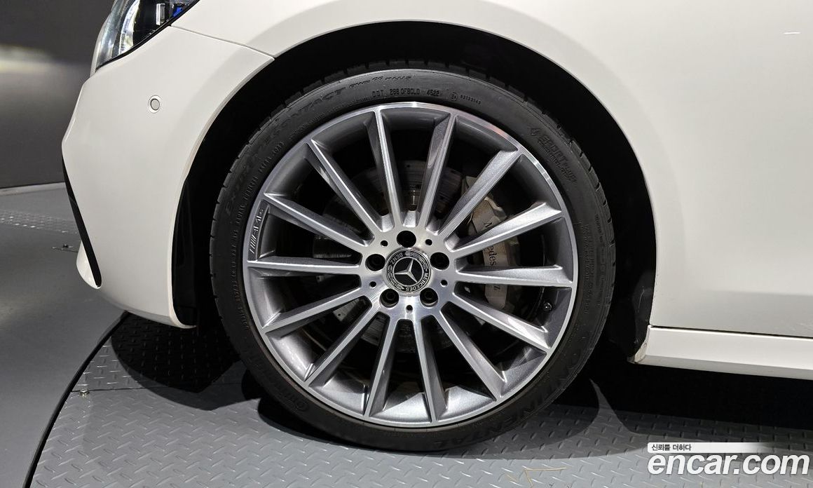 Mercedes Benz E-Class E350 4MATIC AMG Line