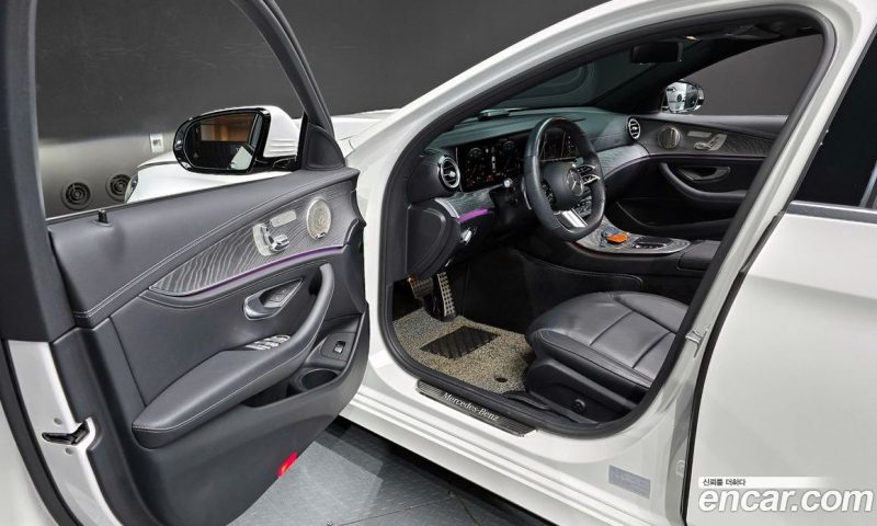 Mercedes Benz E-Class E350 4MATIC AMG Line