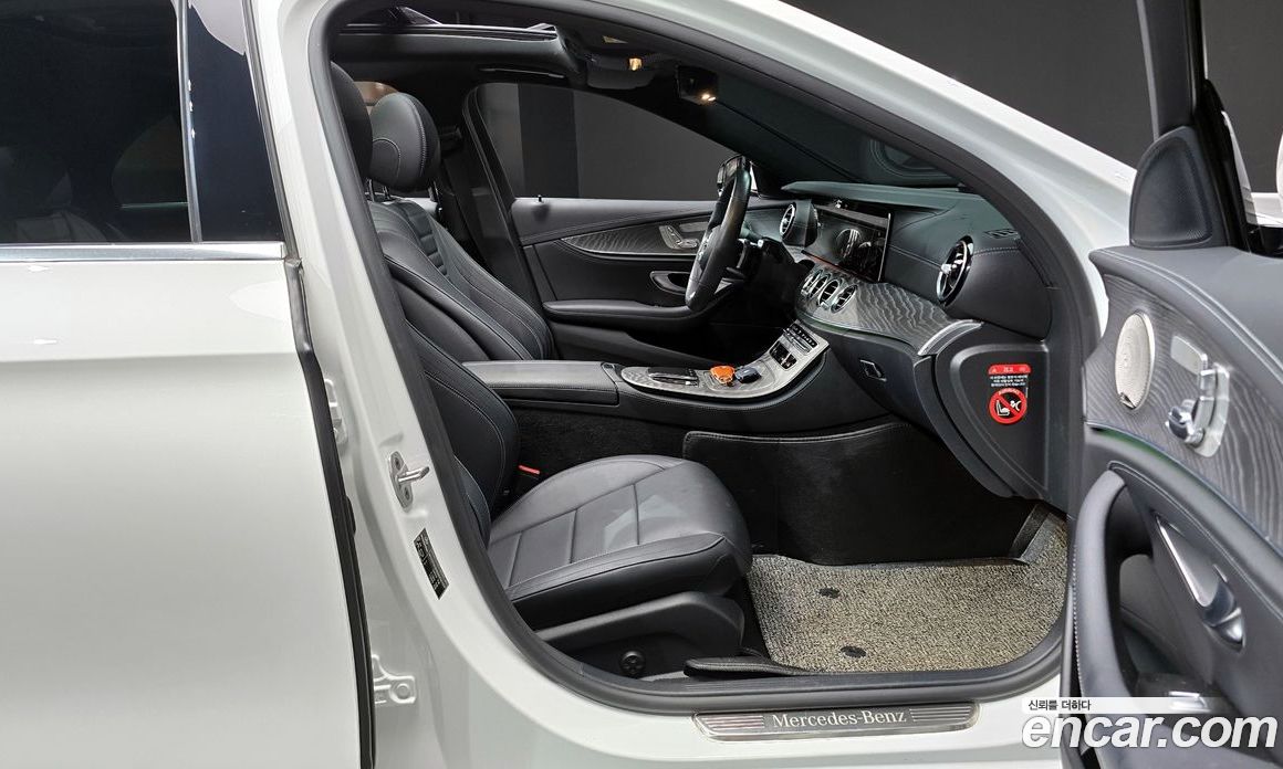 Mercedes Benz E-Class E350 4MATIC AMG Line