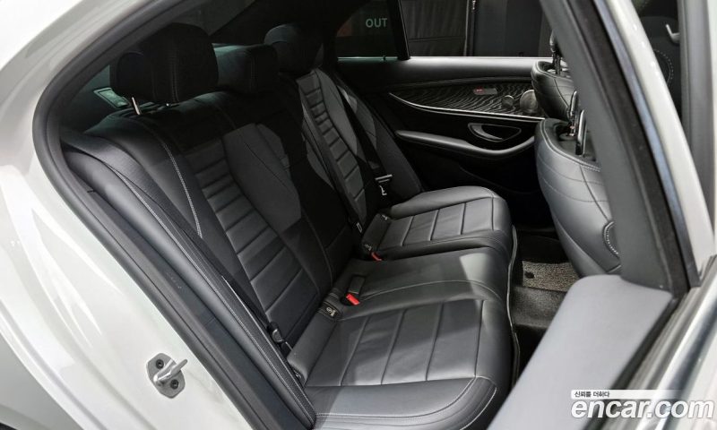 Mercedes Benz E-Class E350 4MATIC AMG Line