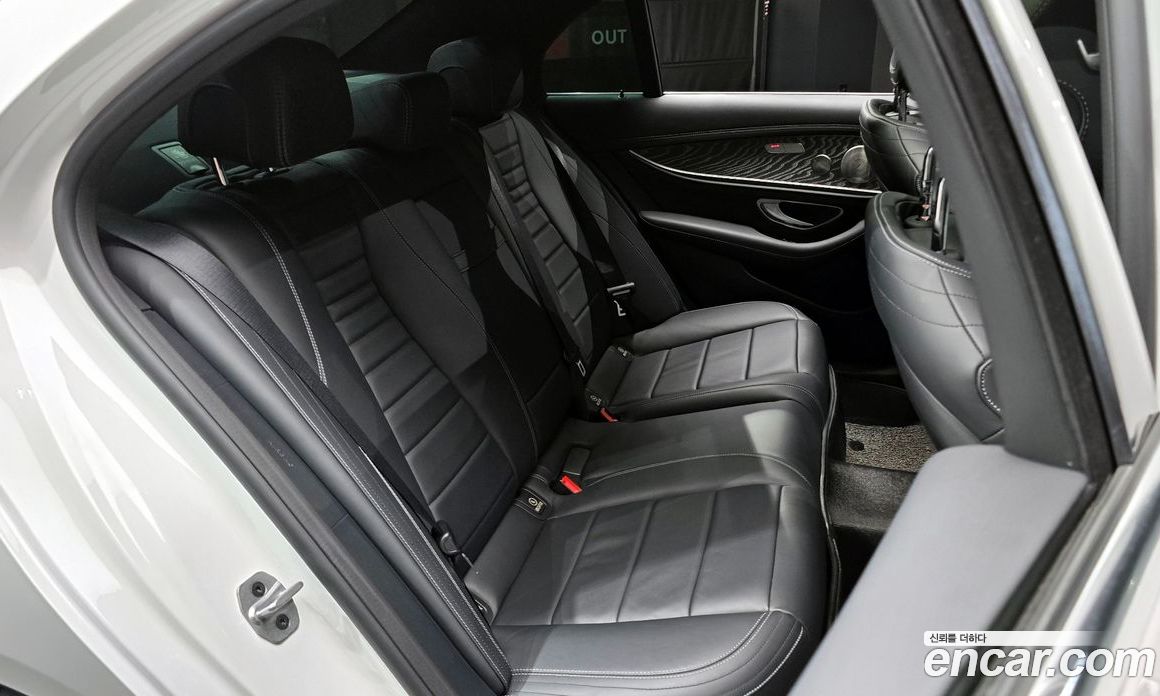 Mercedes Benz E-Class E350 4MATIC AMG Line