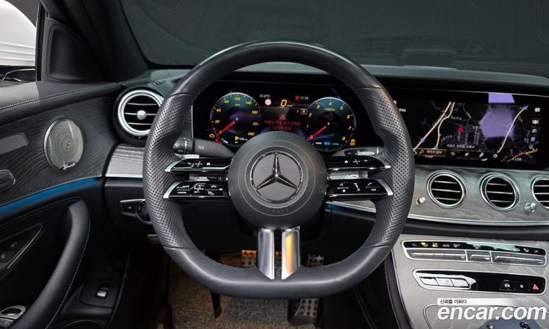 Mercedes Benz E-Class E350 4MATIC AMG Line