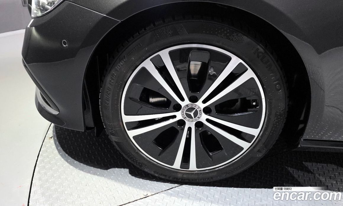 Mercedes Benz E-Class E250 Avantgarde